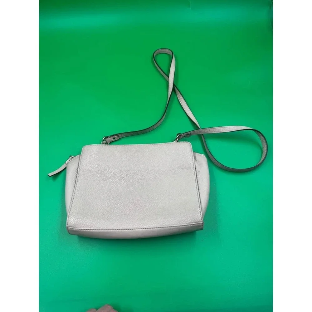 Kate Spade New York leather crossbody bag light gray pebbled purse w zip pockets